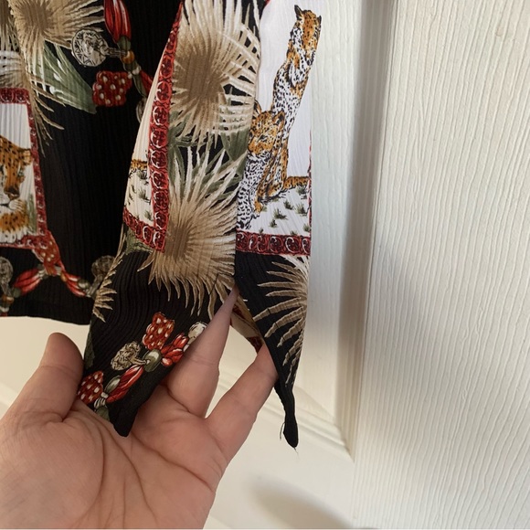 Vintage Cheetah Palm & Floral Black Button Front Short Sleeve Shirt - Picture 9 of 10
